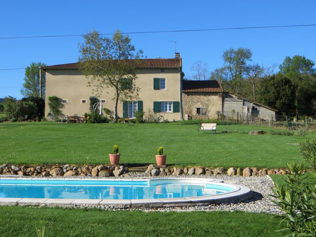 La Maire Bed and Breakfast Saint-Victor-Rouzaud Esterno foto