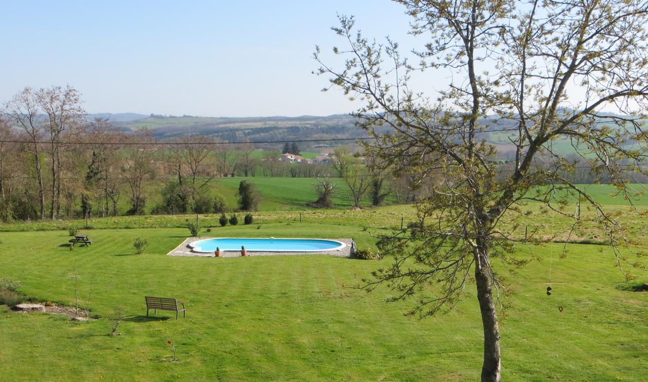 La Maire Bed and Breakfast Saint-Victor-Rouzaud Esterno foto